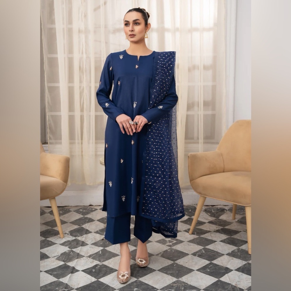 Elegant Navy Blue Kurta Set